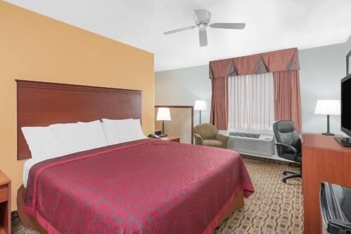 Desk, blackout drapes, iron/ironing board, free WiFi