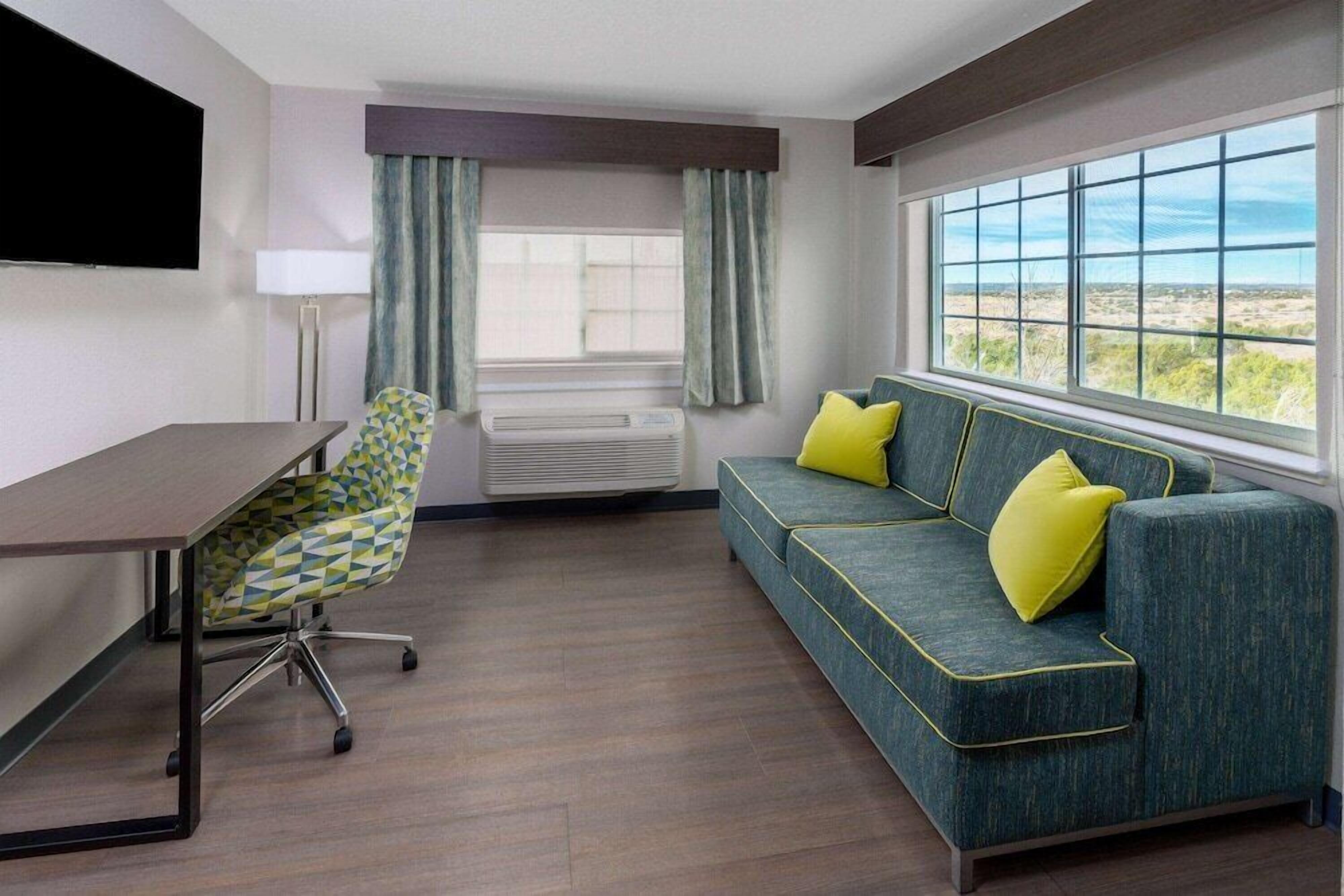 Living area | Flat-screen TV