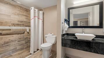 Superior Room, 1 King Bed, Roll-in Shower, Non Smoking | Accessible bathroom