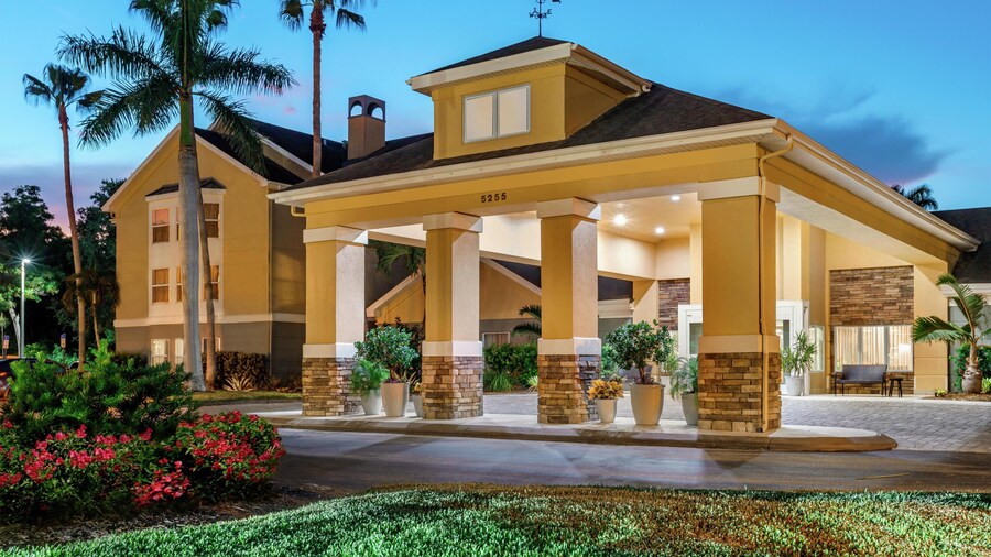 Homewood Suites by Hilton - Fort Myers