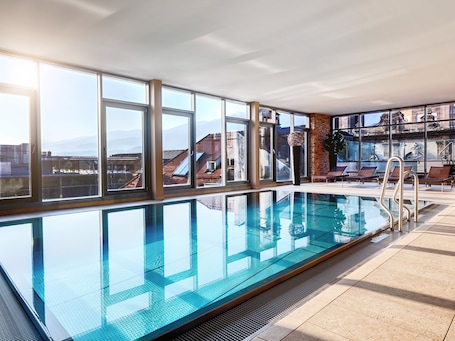 Una piscina techada
