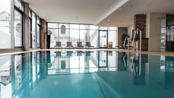 Indendørs pool
