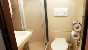 Double Room Single Use | Bathroom