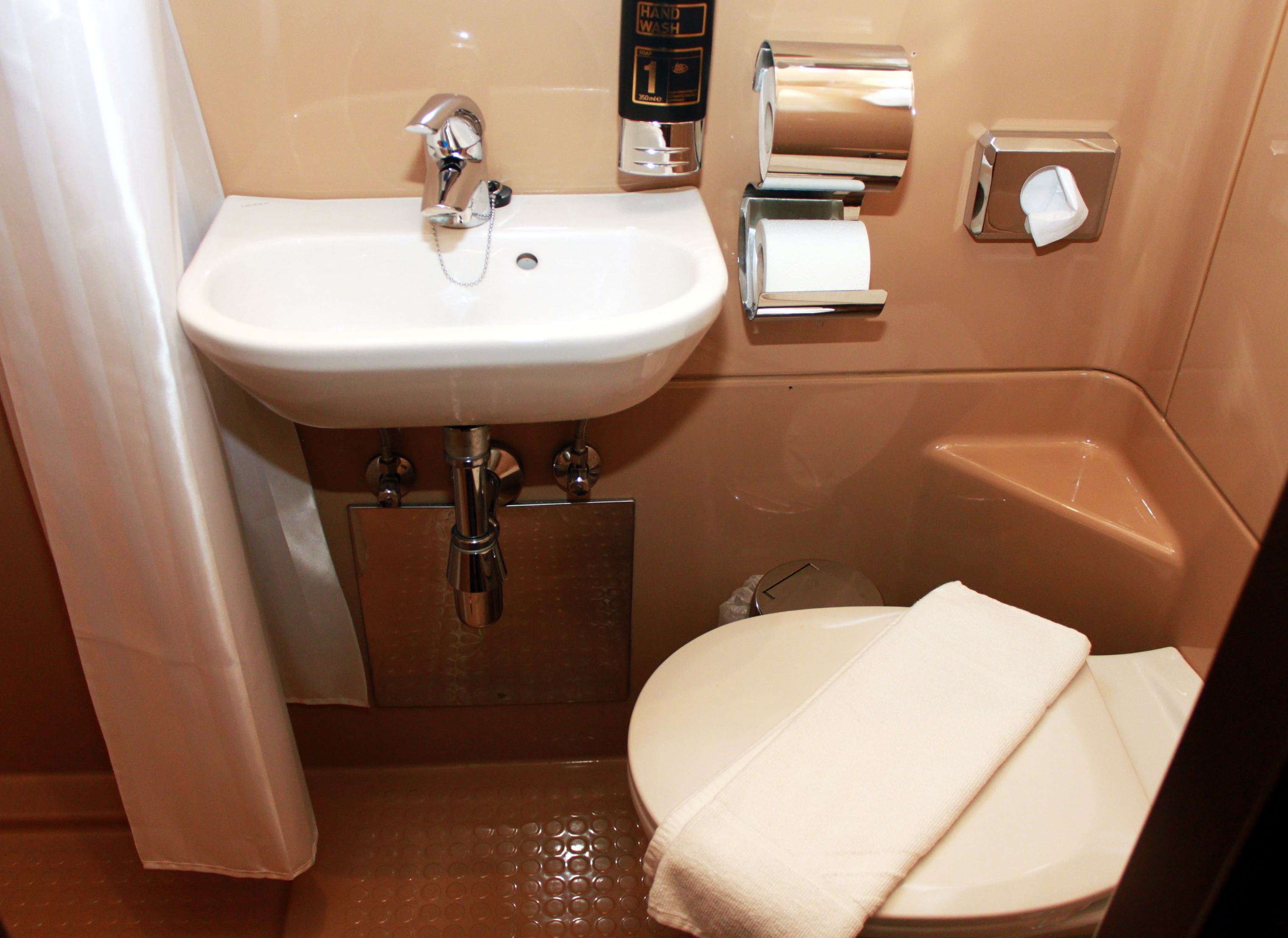 single room | pillow-top beds, desk, soundproofing, cots/infant beds