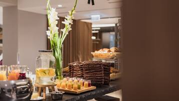 Free daily buffet breakfast