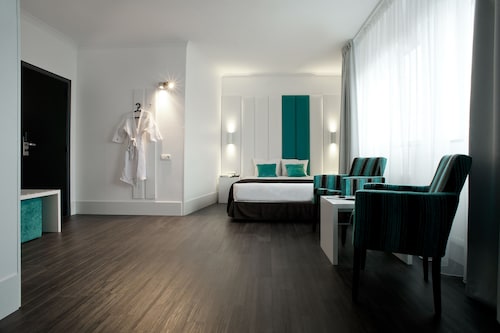 Hotel ECU - Different Hotels