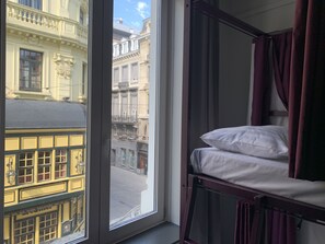 1 bedroom, desk, blackout drapes, free WiFi