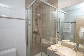 Quadruple Room Ensuite | Baño | Secador de pelo