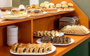 Free daily buffet breakfast 