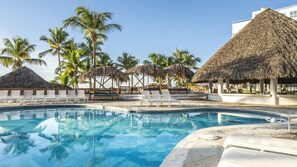 2 outdoor pools