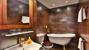 Junior Suite | Bathroom