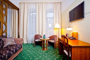 Junior Suite | Living room | LED TV