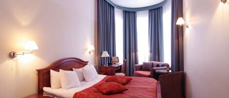 Superior-Zimmer, 1 Doppelbett und Schlafsofa | Wohnbereich | LED-Fernseher