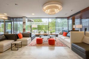 Lobby - Haaga Central Park (Helsinki)