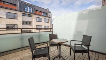 Superior Twin Room, Balcony | Minibar, in-room safe, desk, blackout curtains