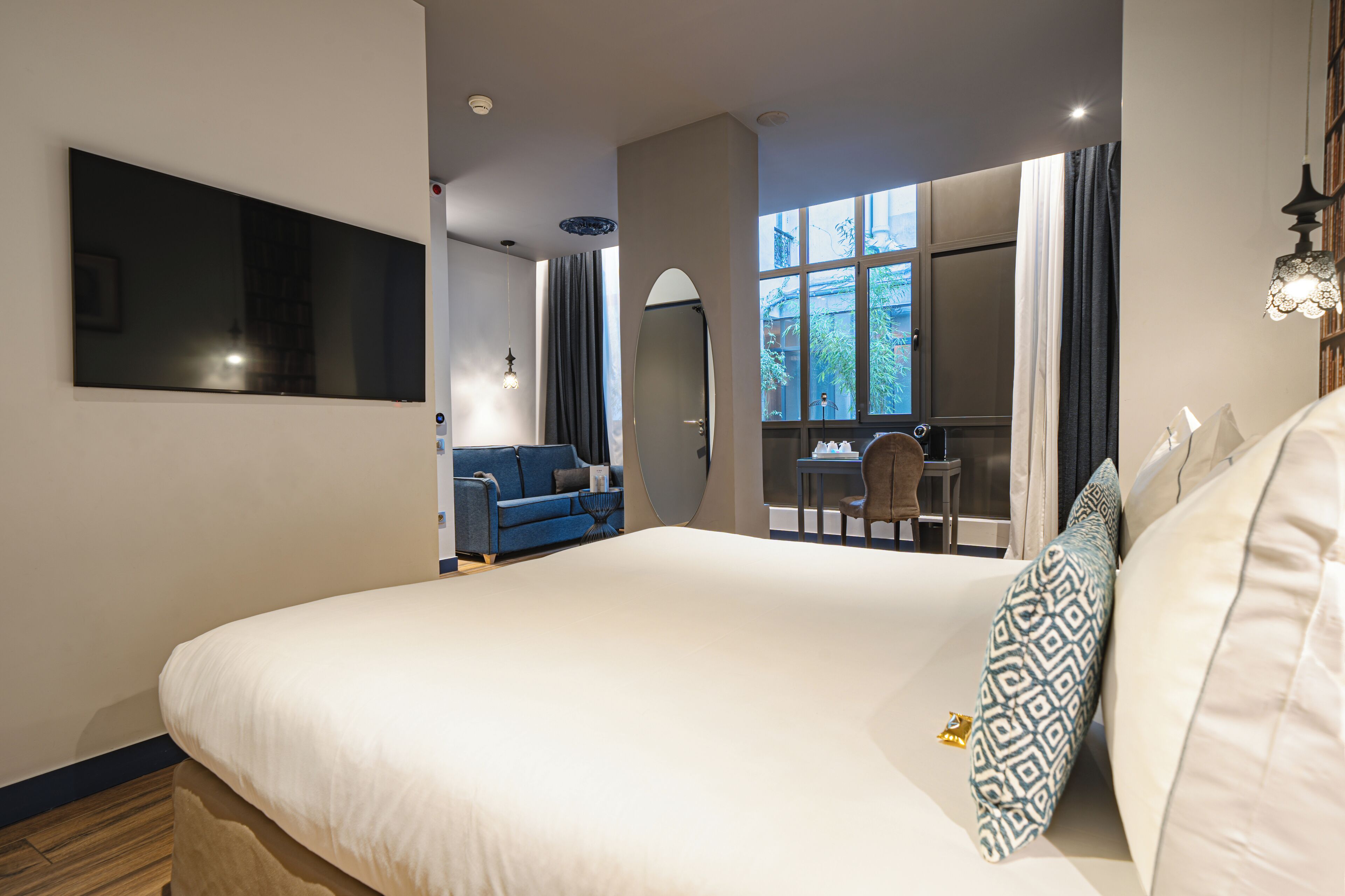 suite | 1 bedroom, premium bedding, pillow-top beds, in-room safe