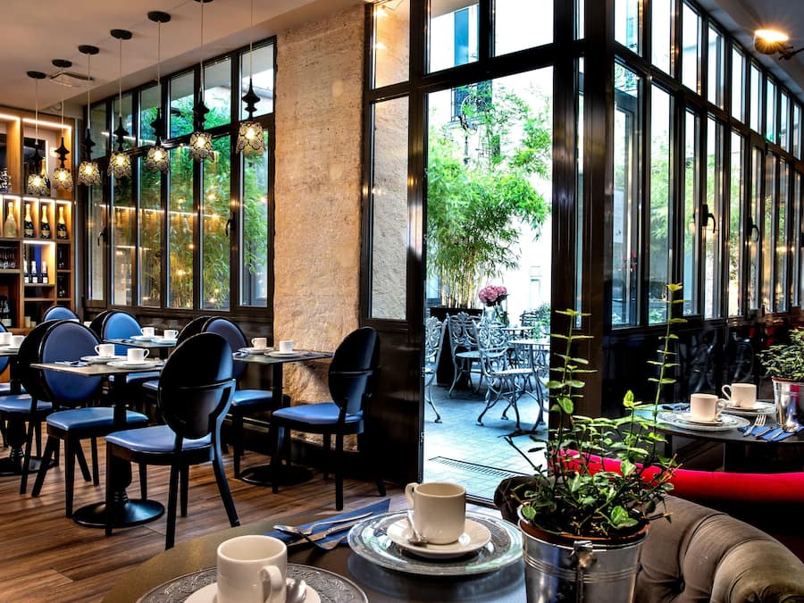 Daily buffet breakfast (EUR 18 per person)