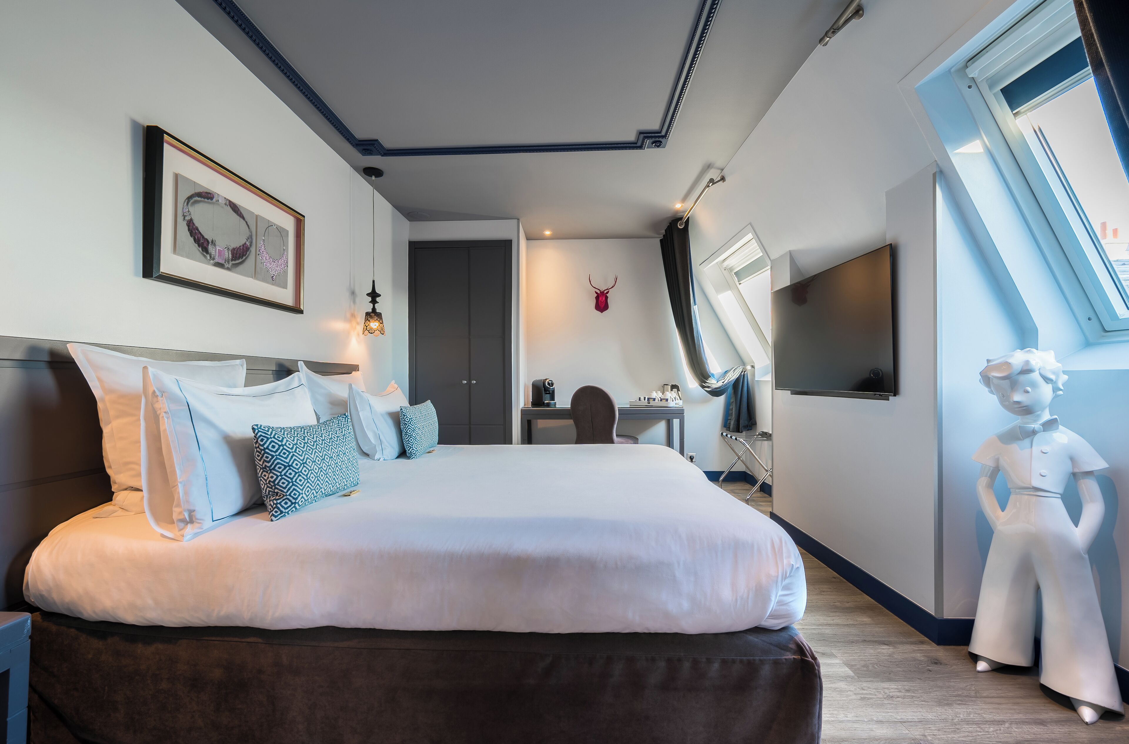 suite | 1 bedroom, premium bedding, pillow-top beds, in-room safe