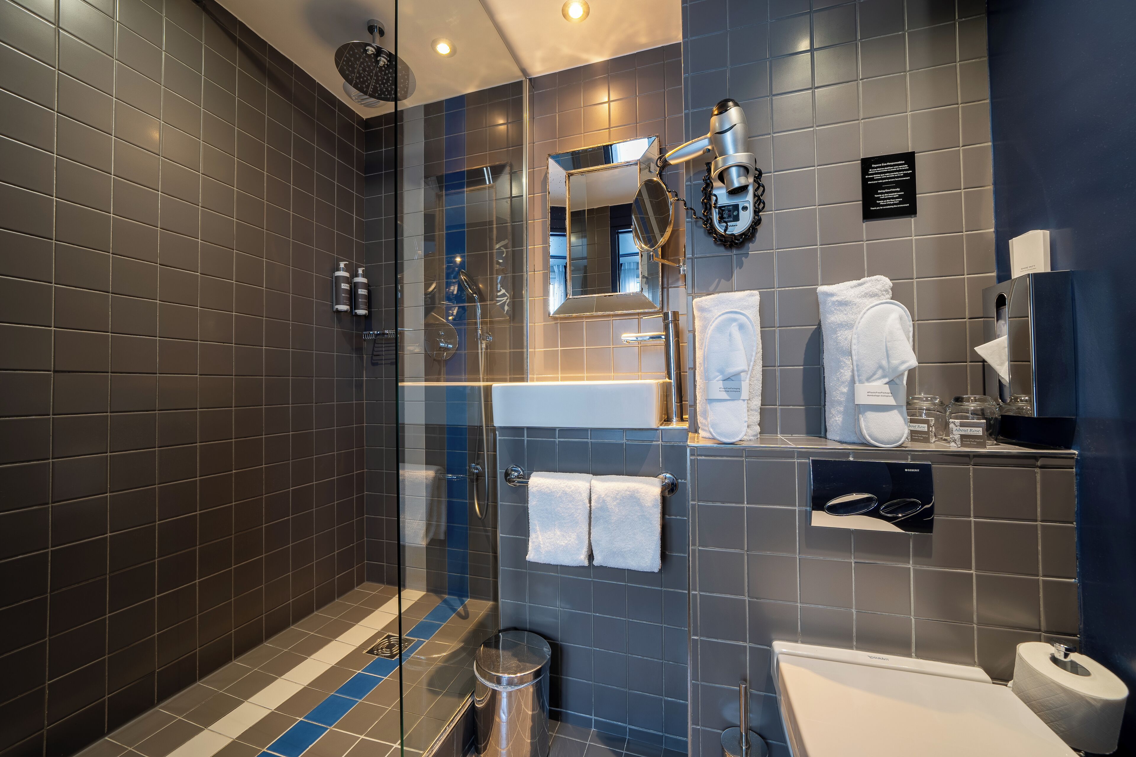 shower, rainfall showerhead, free toiletries, hair dryer