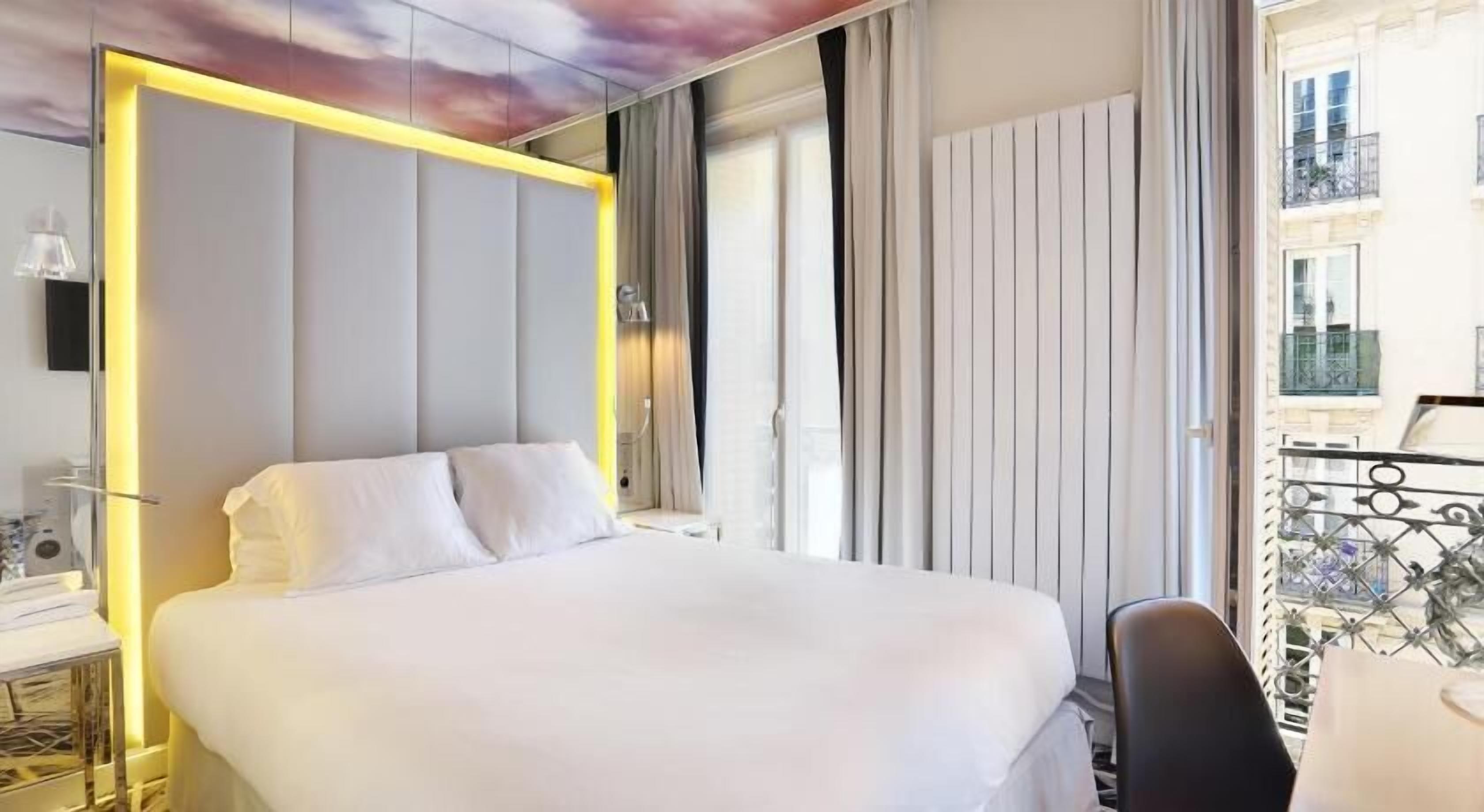 In-room safe, desk, soundproofing, iron/ironing board