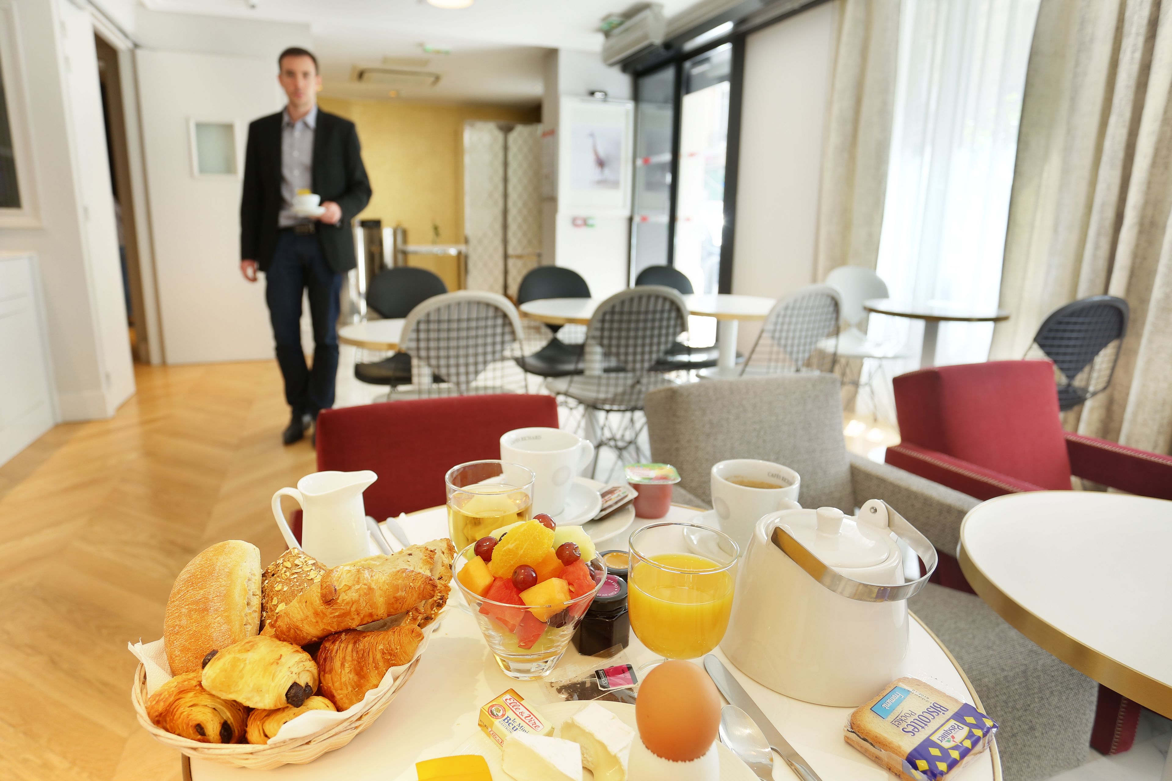 daily full breakfast (eur 12 per person)