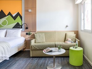 Hypo-allergenic bedding, in-room safe, desk, laptop workspace