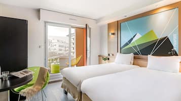 Hypo-allergenic bedding, in-room safe, desk, laptop workspace