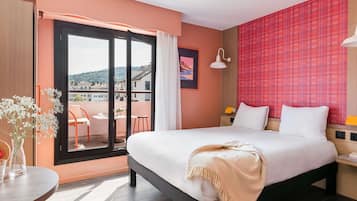 Standard Room, 1 Double Bed, Balcony | Hypo-allergenic bedding, in-room safe, desk, laptop workspace