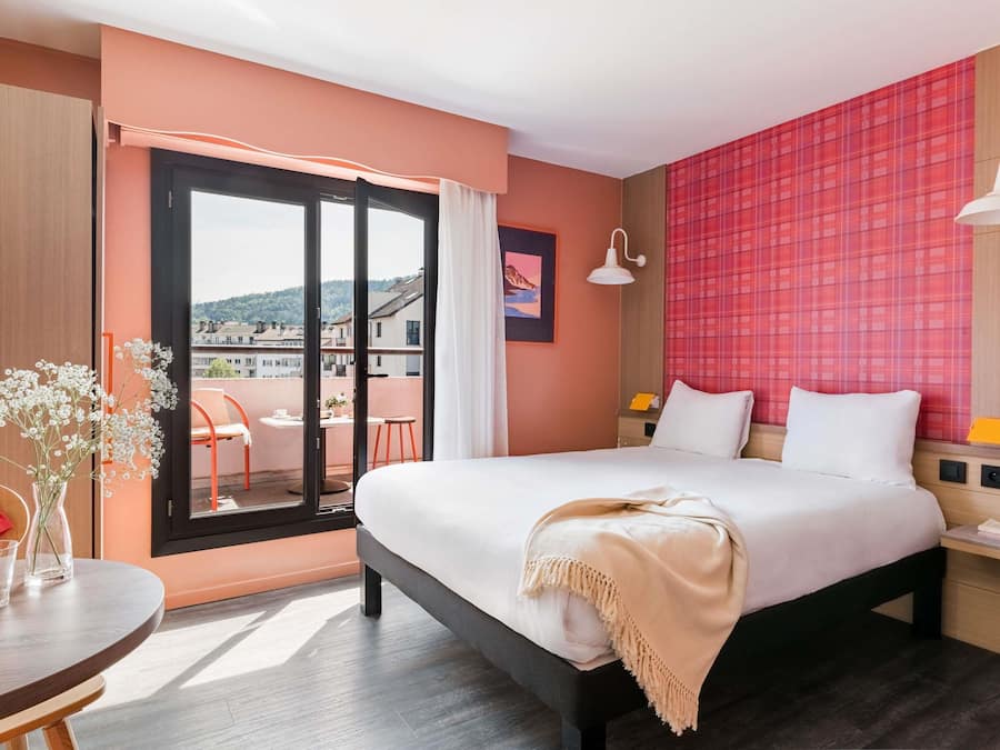 Standard Room, 1 Double Bed, Balcony | Hypo-allergenic bedding, in-room safe, desk, laptop workspace