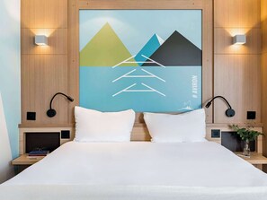 Hypo-allergenic bedding, in-room safe, desk, laptop workspace