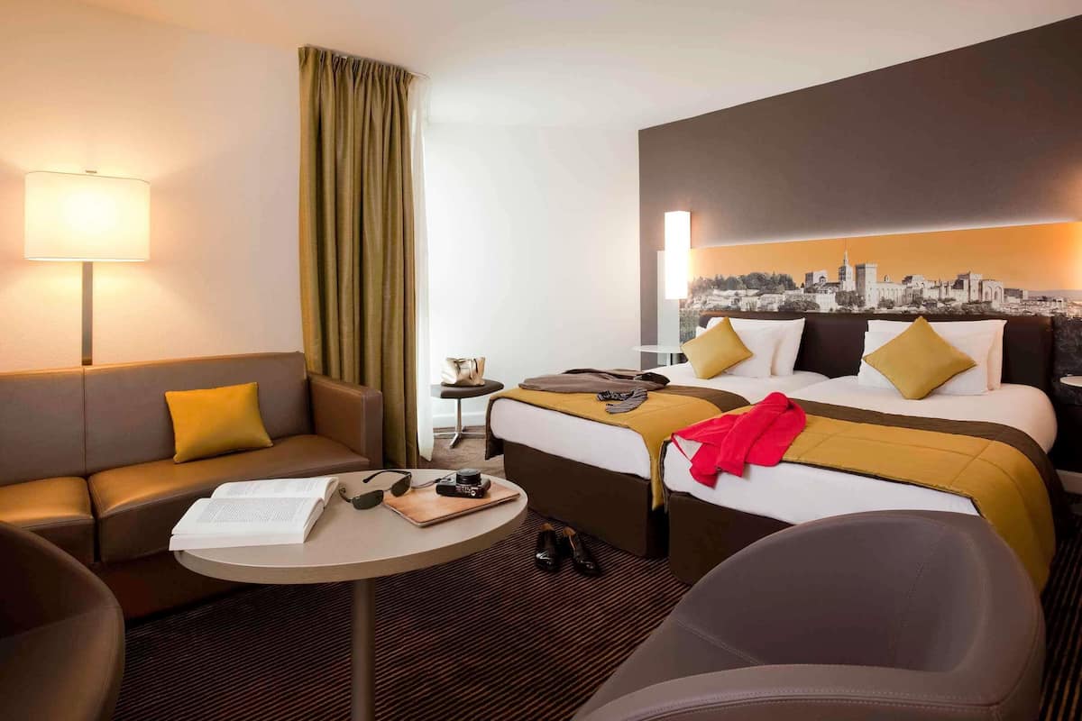 セーフティボックス (室内)、客室ごとに異なるインテリア、デスク、遮光カーテン