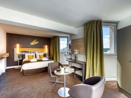 In-room safe, individually furnished, desk, blackout drapes