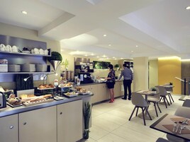 Desayuno buffet todos los días (con cargo)
