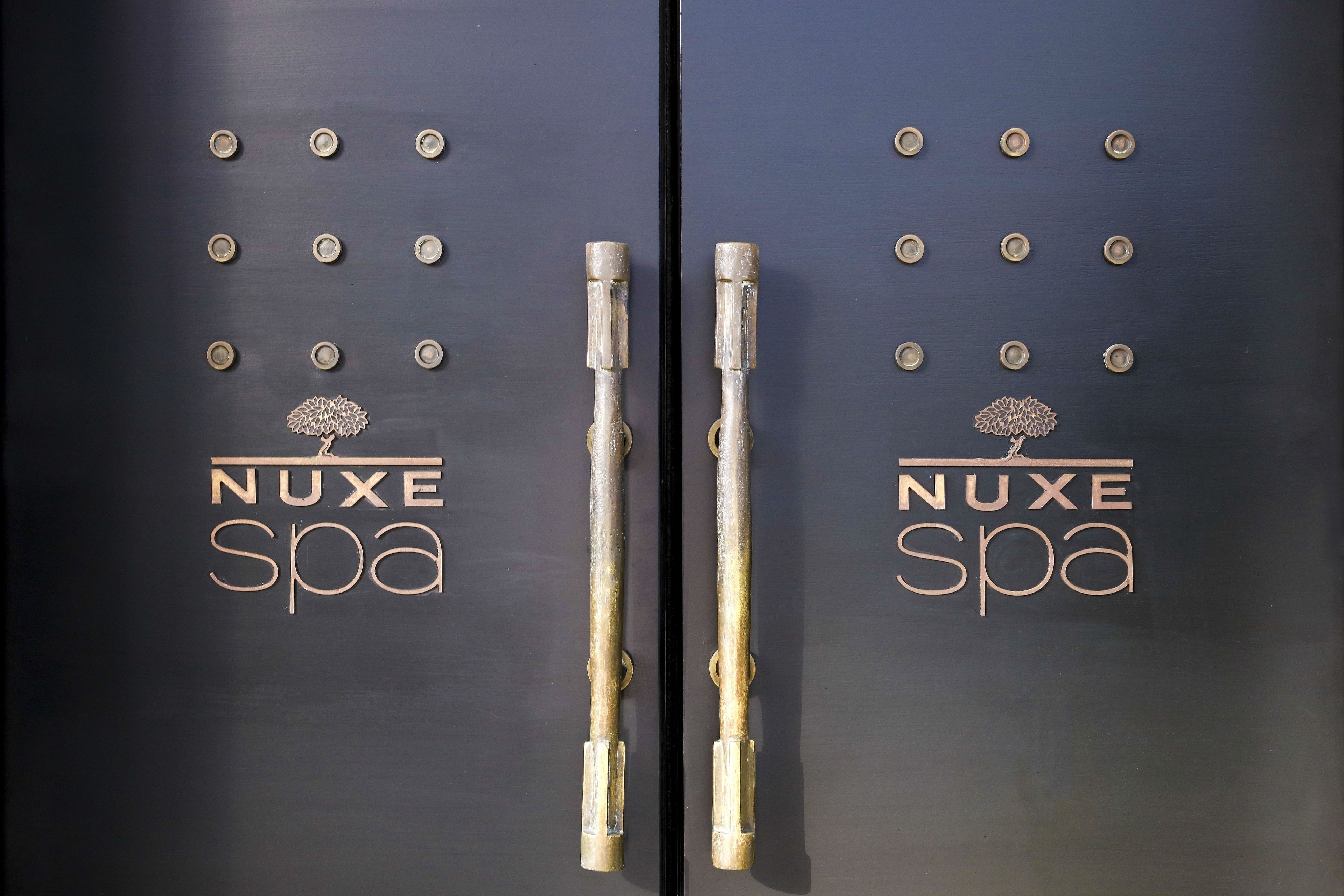 body treatments, hot stone massages, deep-tissue massages, body scrubs