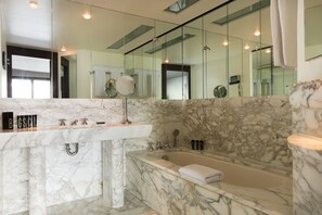 Deluxe Room | Bathroom - Hotel Square (Paris)