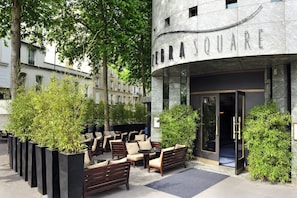 Petit déjeuner, déjeuner et dîner servis sur place