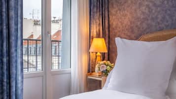 Classic Room, Balcony | Premium bedding, minibar, in-room safe, desk
