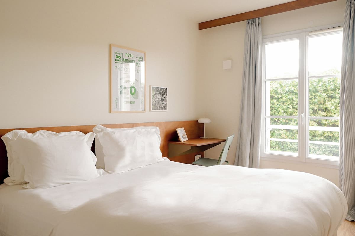 Premium bedding, minibar, individually furnished, desk