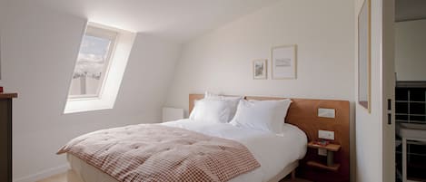 Premium bedding, pillow-top beds, minibar, individually furnished