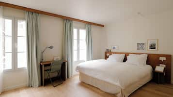 Literie de qualité supérieure, surmatelas, minibar