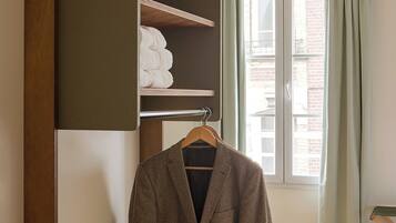 Chambre Supérieure | Literie de qualité supérieure, surmatelas, minibar