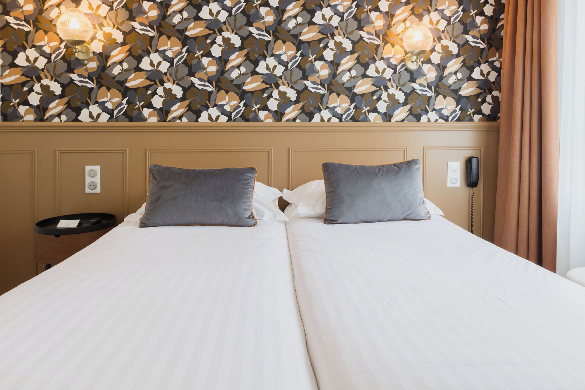 standard room, 2 single beds, non smoking | 1 bedroom, premium bedding, in-room safe, individually decorated