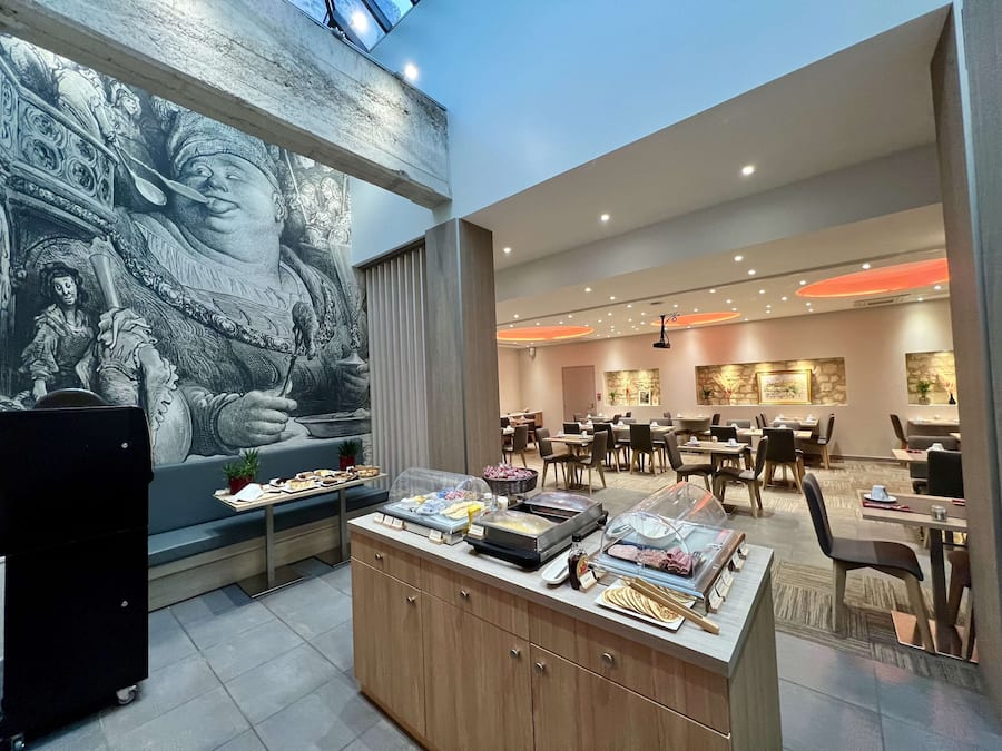 Daily buffet breakfast for a fee
