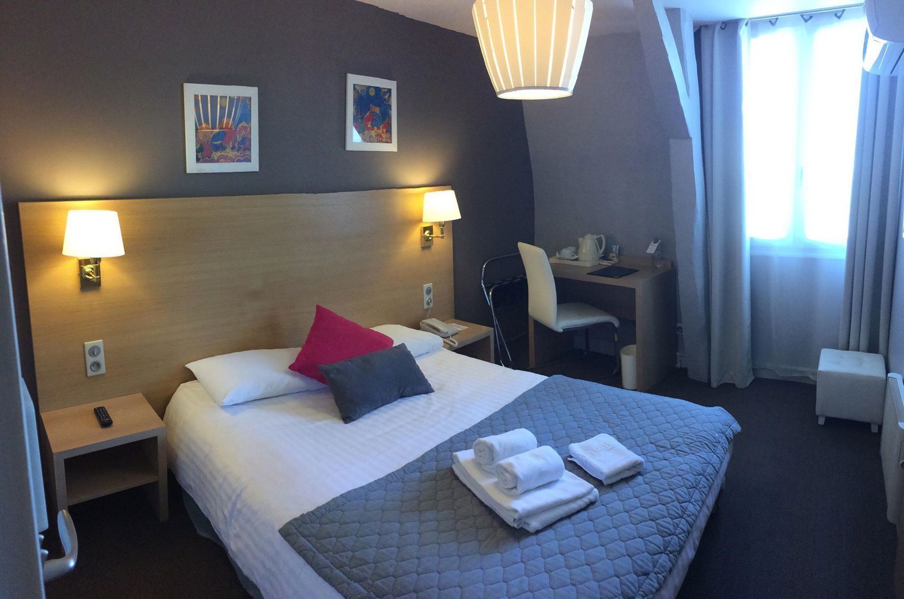 Premium bedding, in-room safe, individually decorated, desk