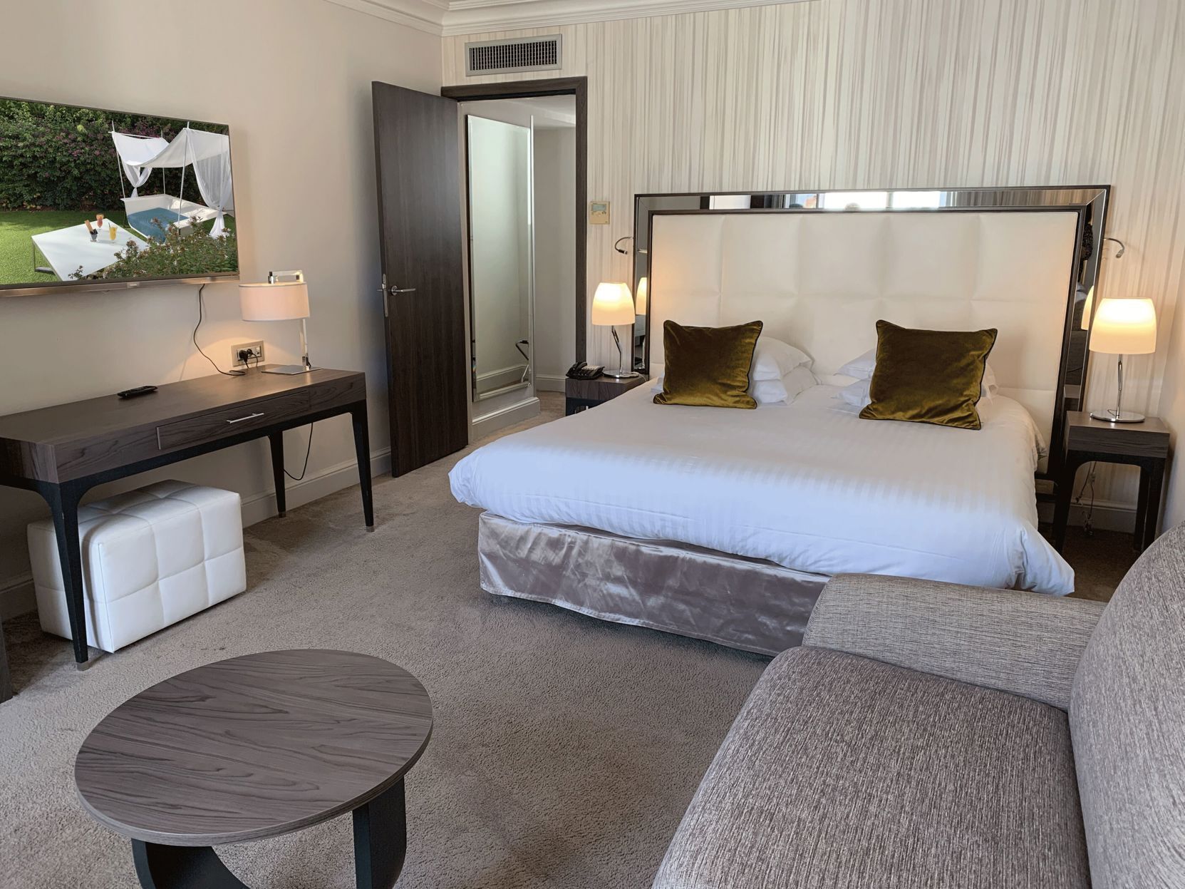 Premium bedding, Select Comfort beds, minibar, in-room safe