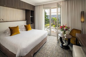 尊榮客房, 露台 | 高級寢具、Select Comfort 床墊、迷你吧、客房內保險箱