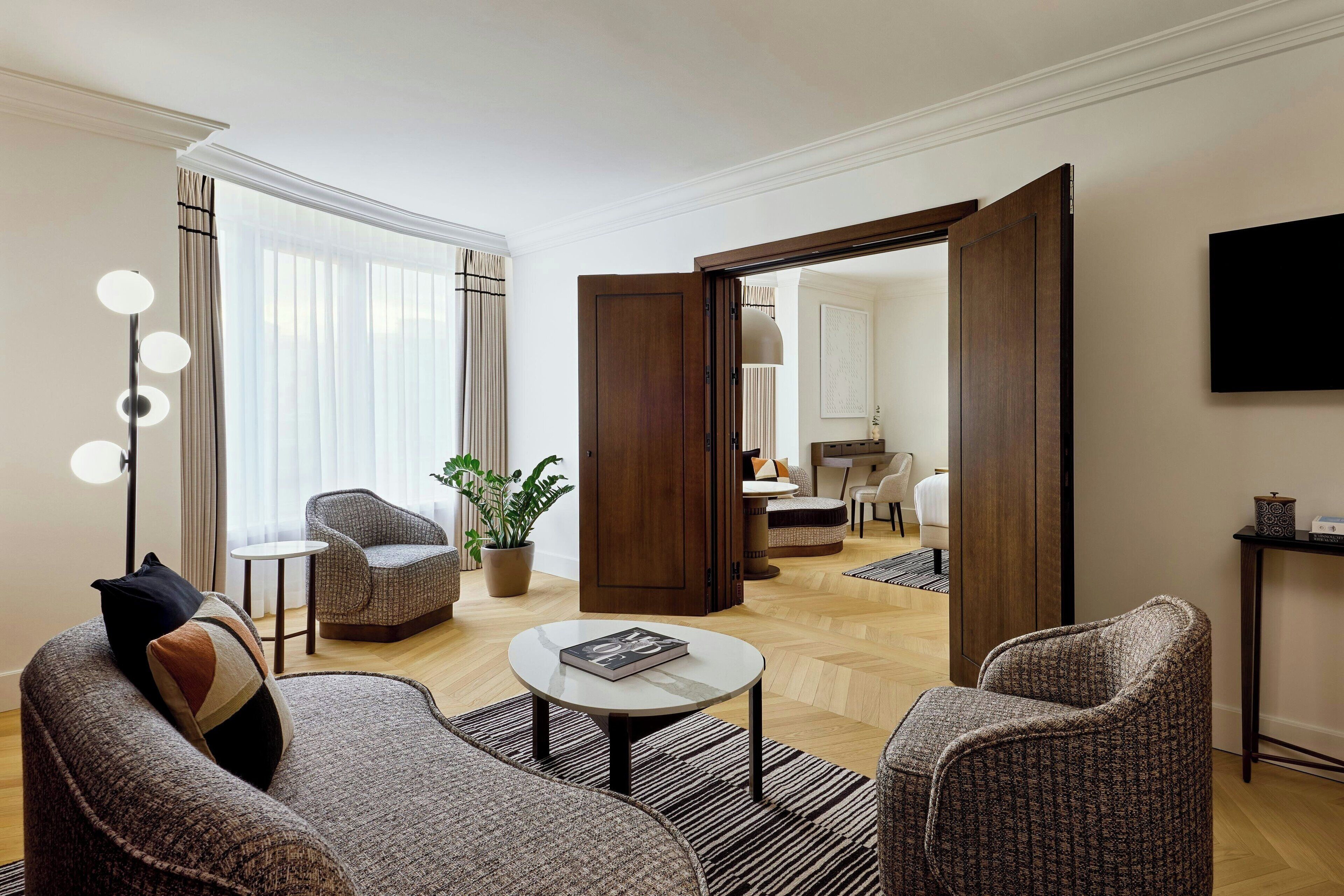 Ambassador Suite | Premium bedding, down duvets, pillow-top beds, minibar