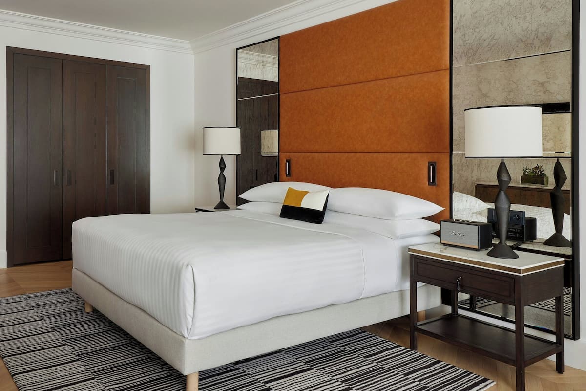 Deluxe kamer, 1 queensize bed | Luxe beddengoed, donsdekens, pillowtop-bedden, een minibar