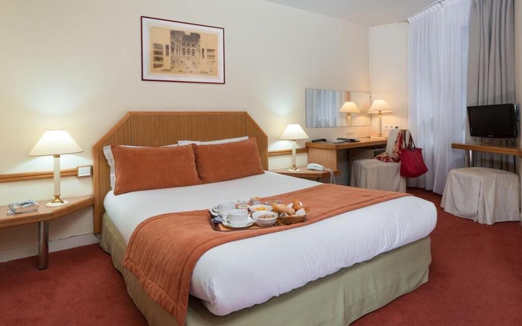 Caixa forta a l'habitació, escriptori i habitacions insonoritzades 