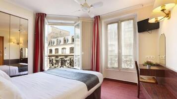 Family Room, Connecting Rooms | Premium bedding, laptop workspace, free WiFi, bed sheets
